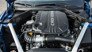 Kia Stinger - engine