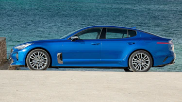 Kia Stinger - side static