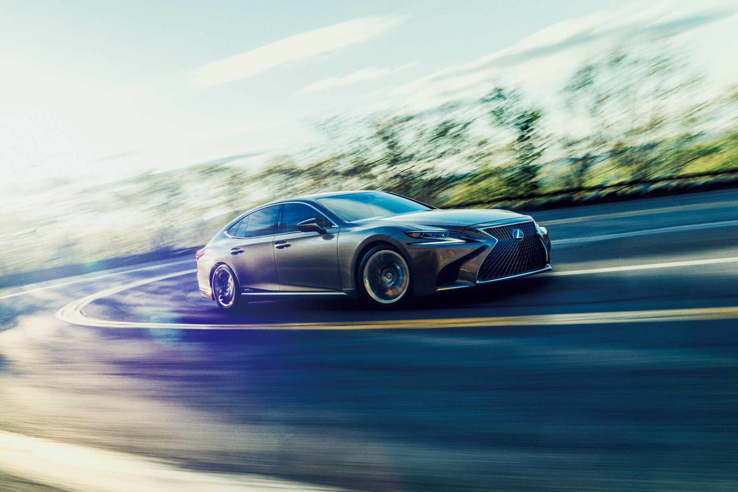 Lexus LS review - side