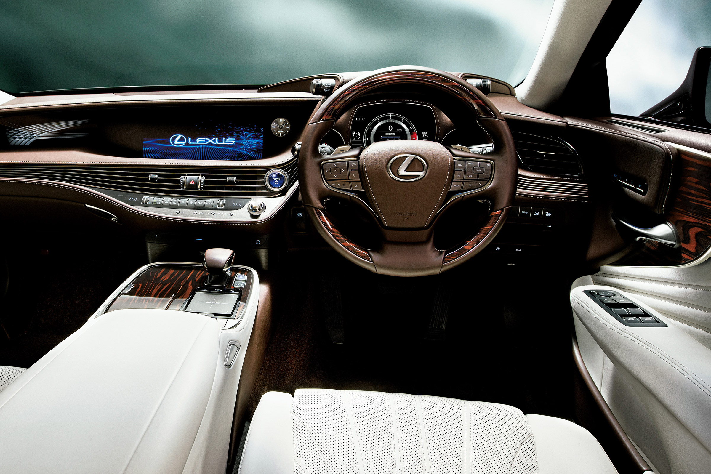 Lexus LS review - interior