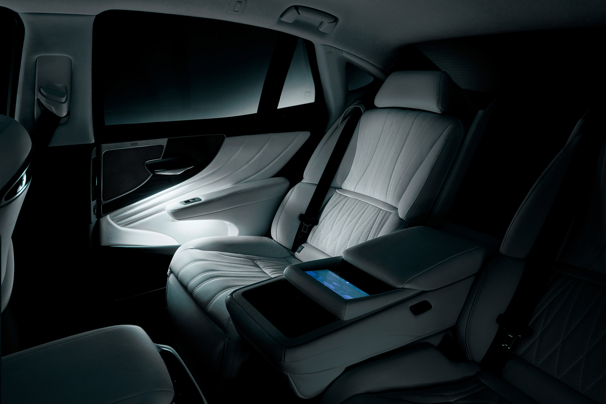 Lexus LS review - seats