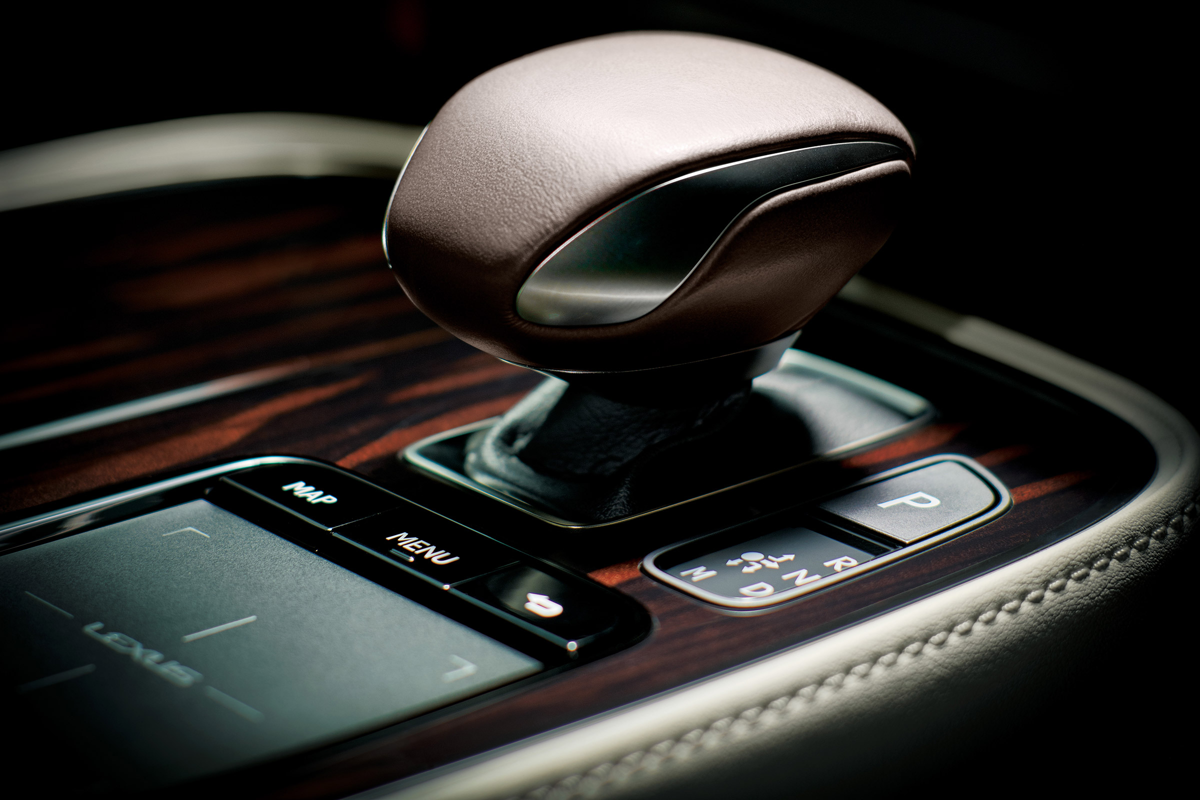 Lexus LS review - controls