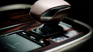Lexus LS review - controls