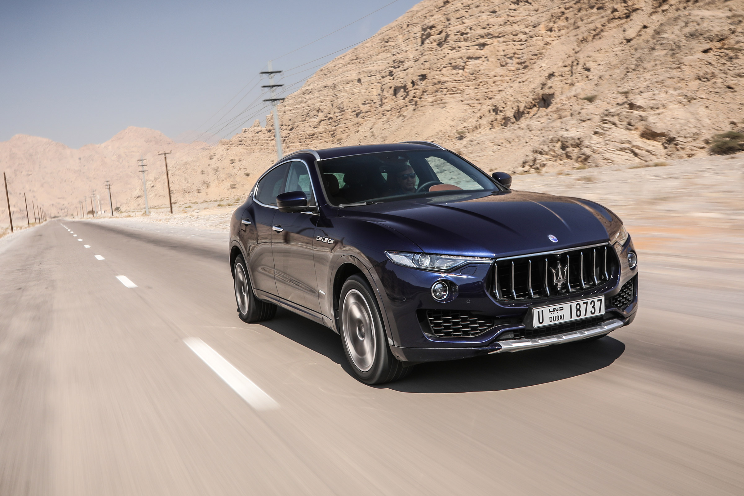 Maserati Levante - front panning
