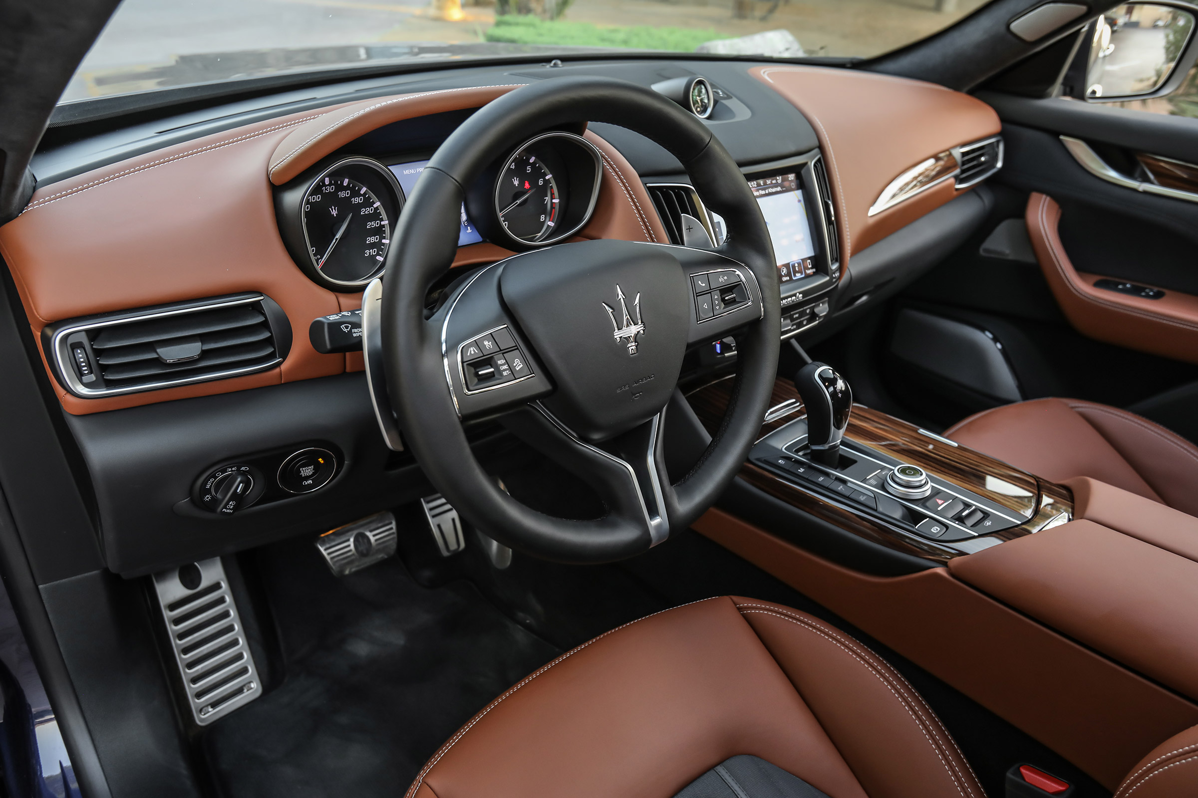 Maserati Levante - cabin