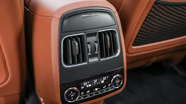 Maserati Levante - rear controls
