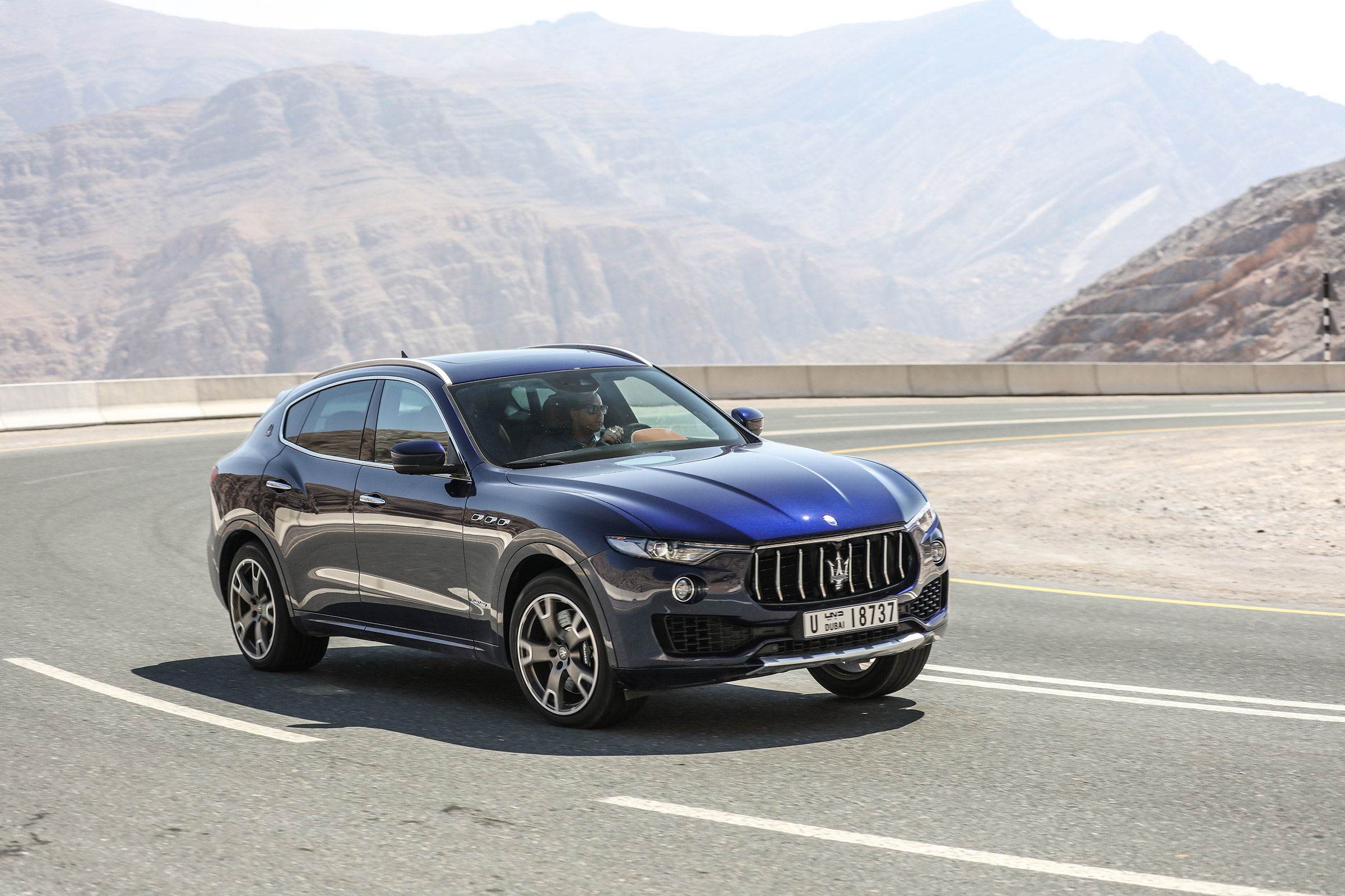 Maserati Levante - front cornering