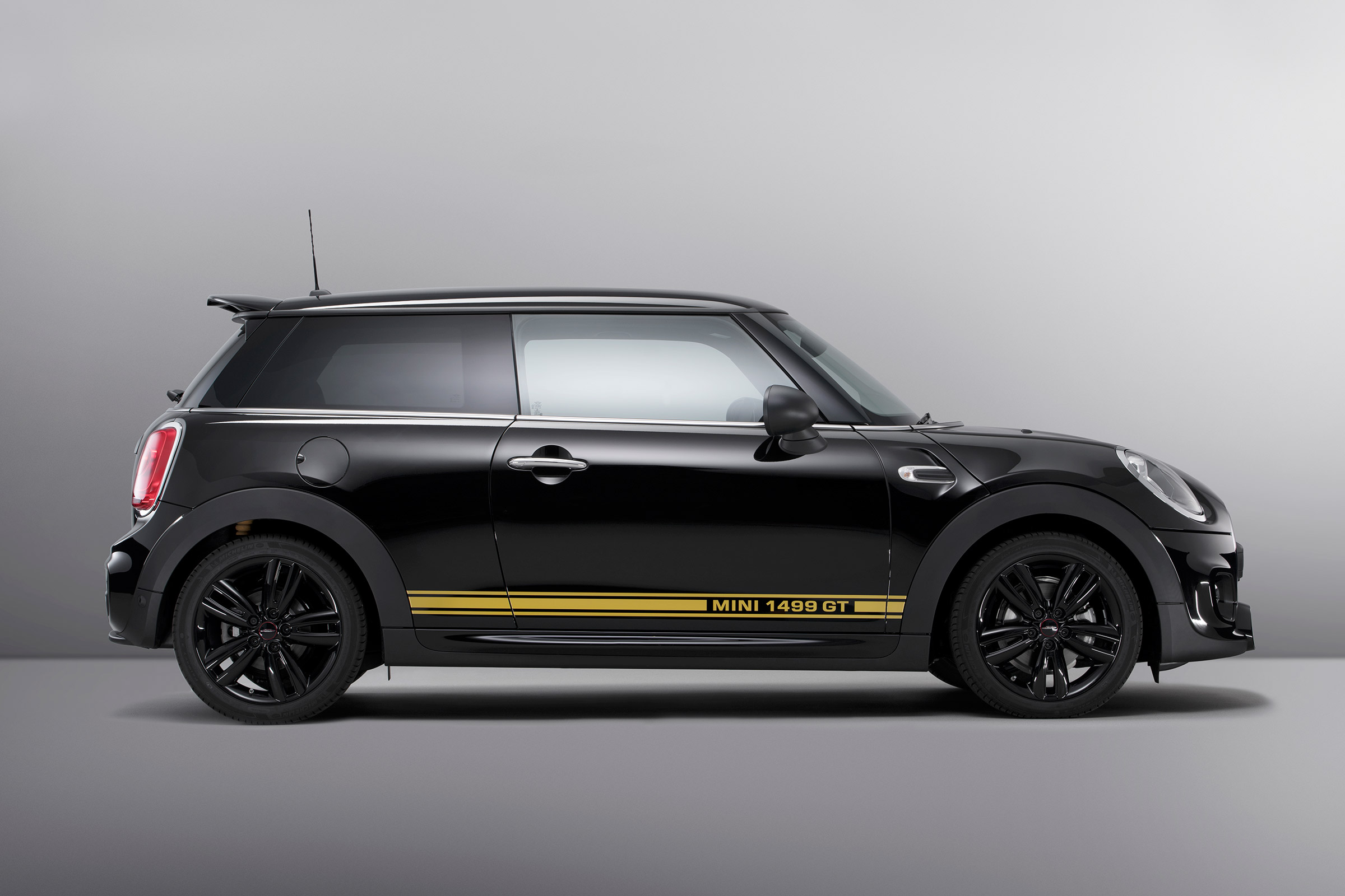 MINI 1499 GT - side