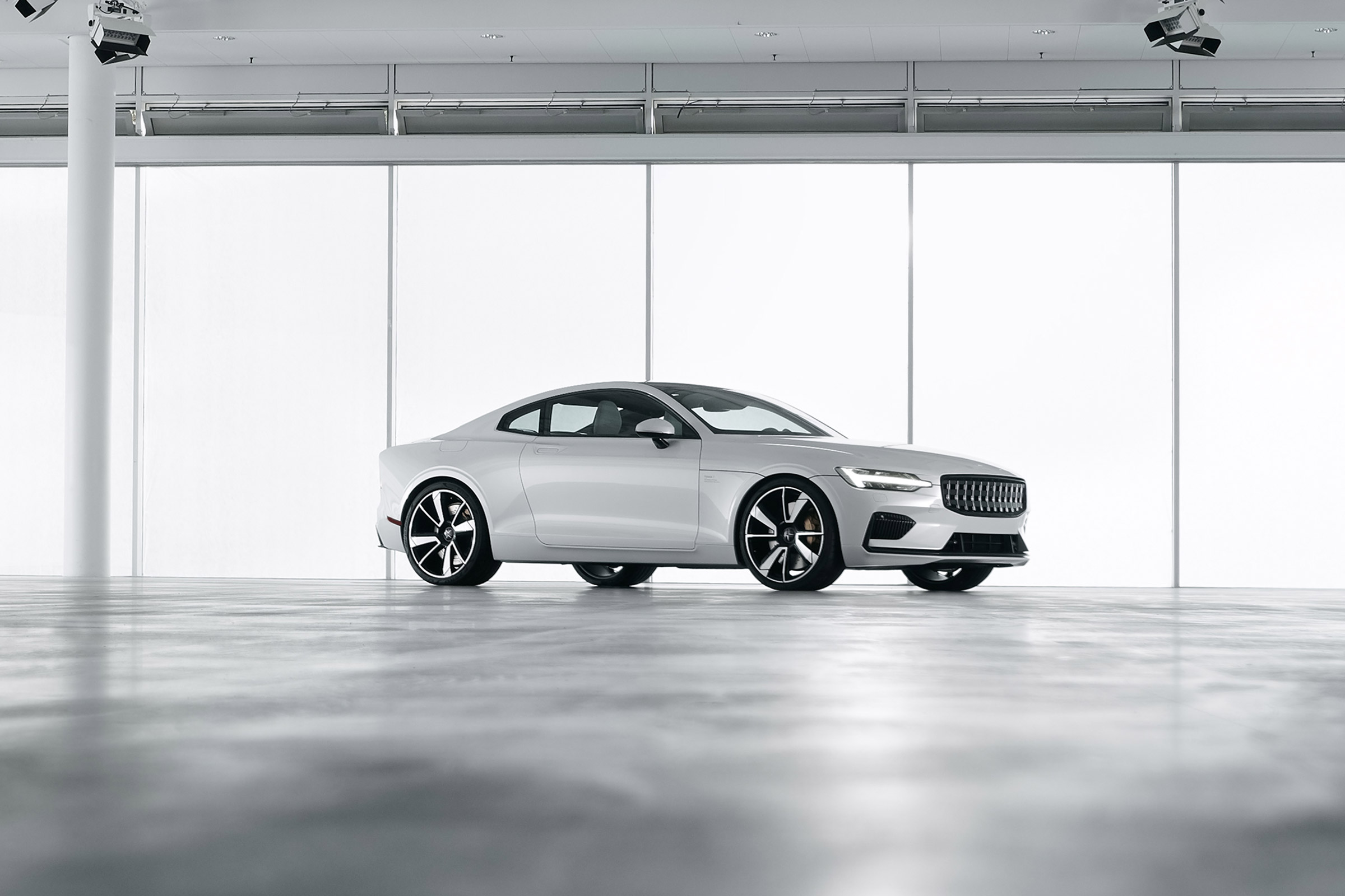 Polestar 1 - front/side