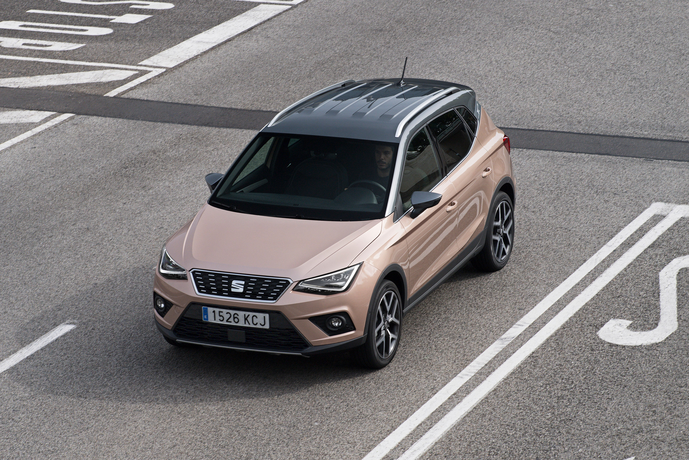 SEAT Arona - front static