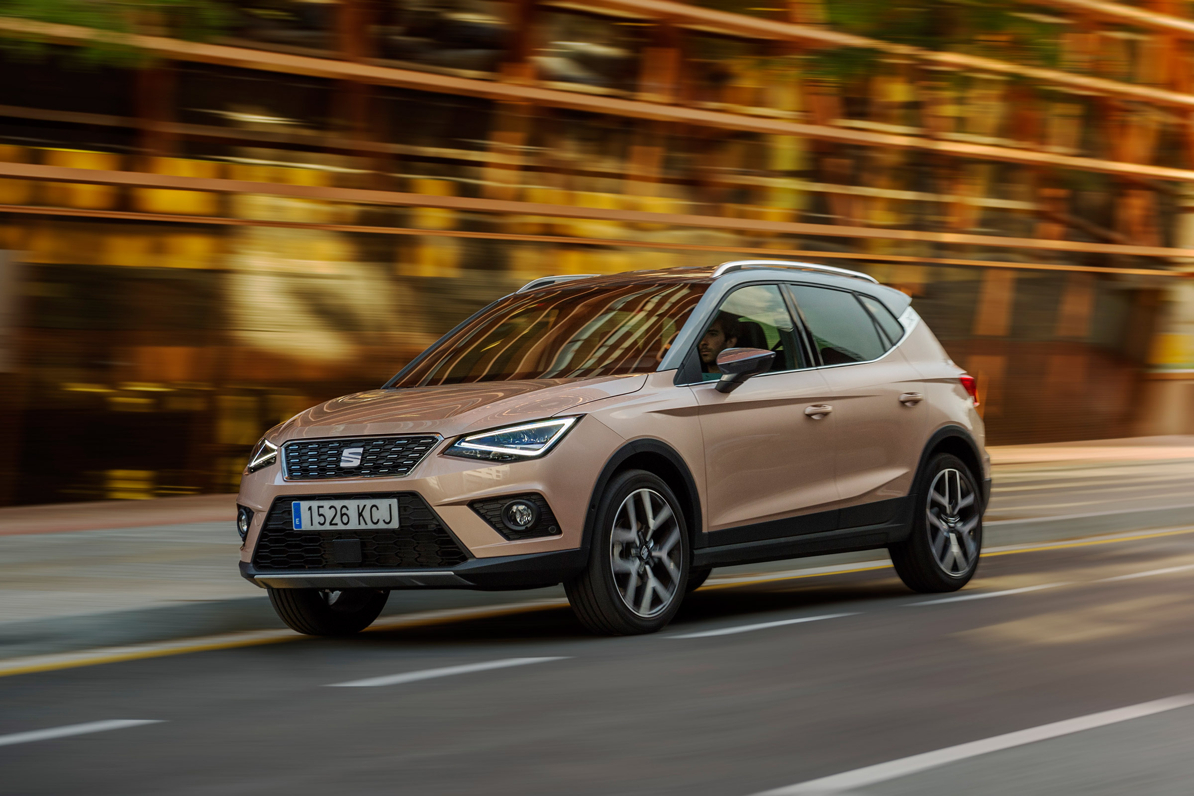 SEAT Arona - front action