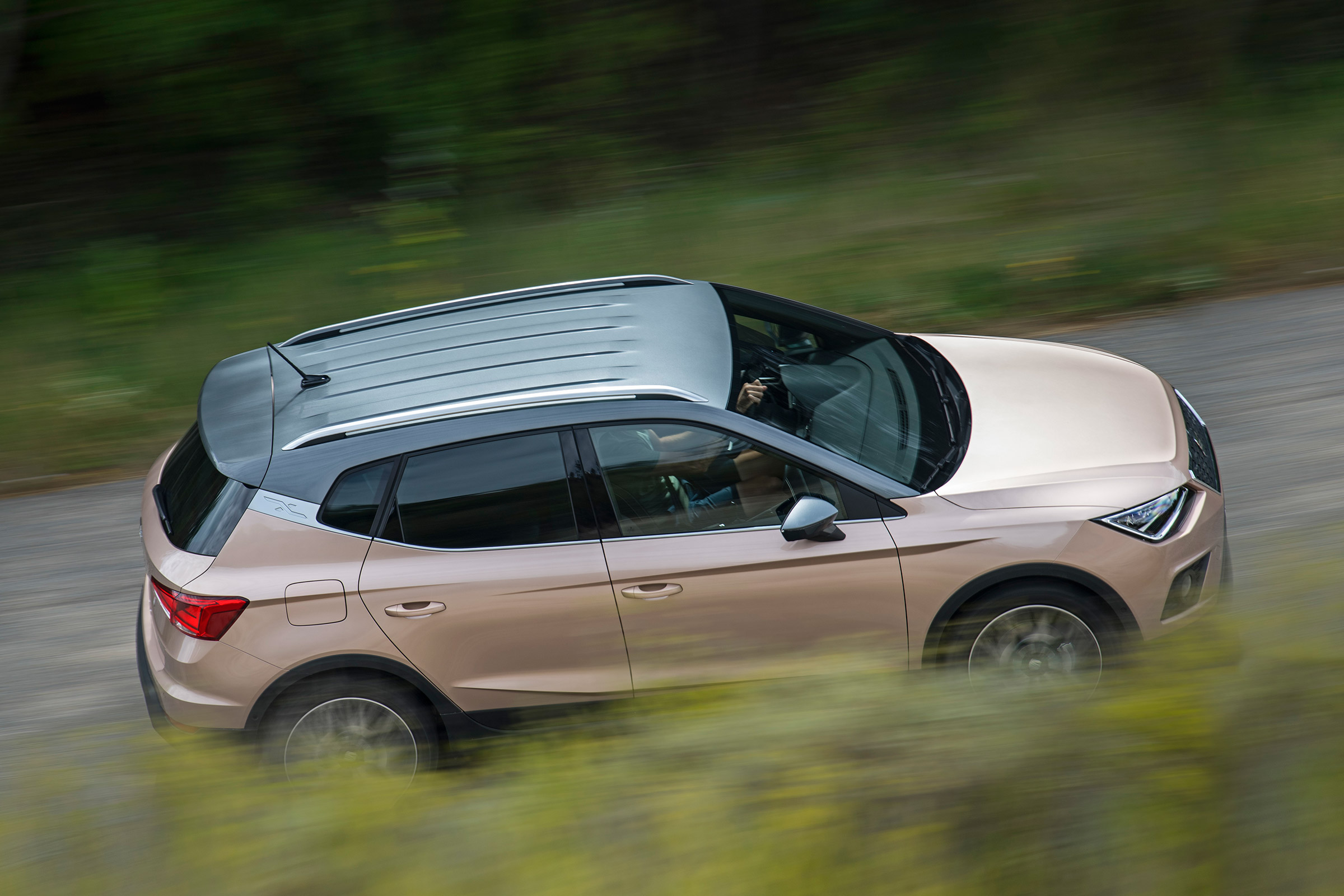 SEAT Arona - above