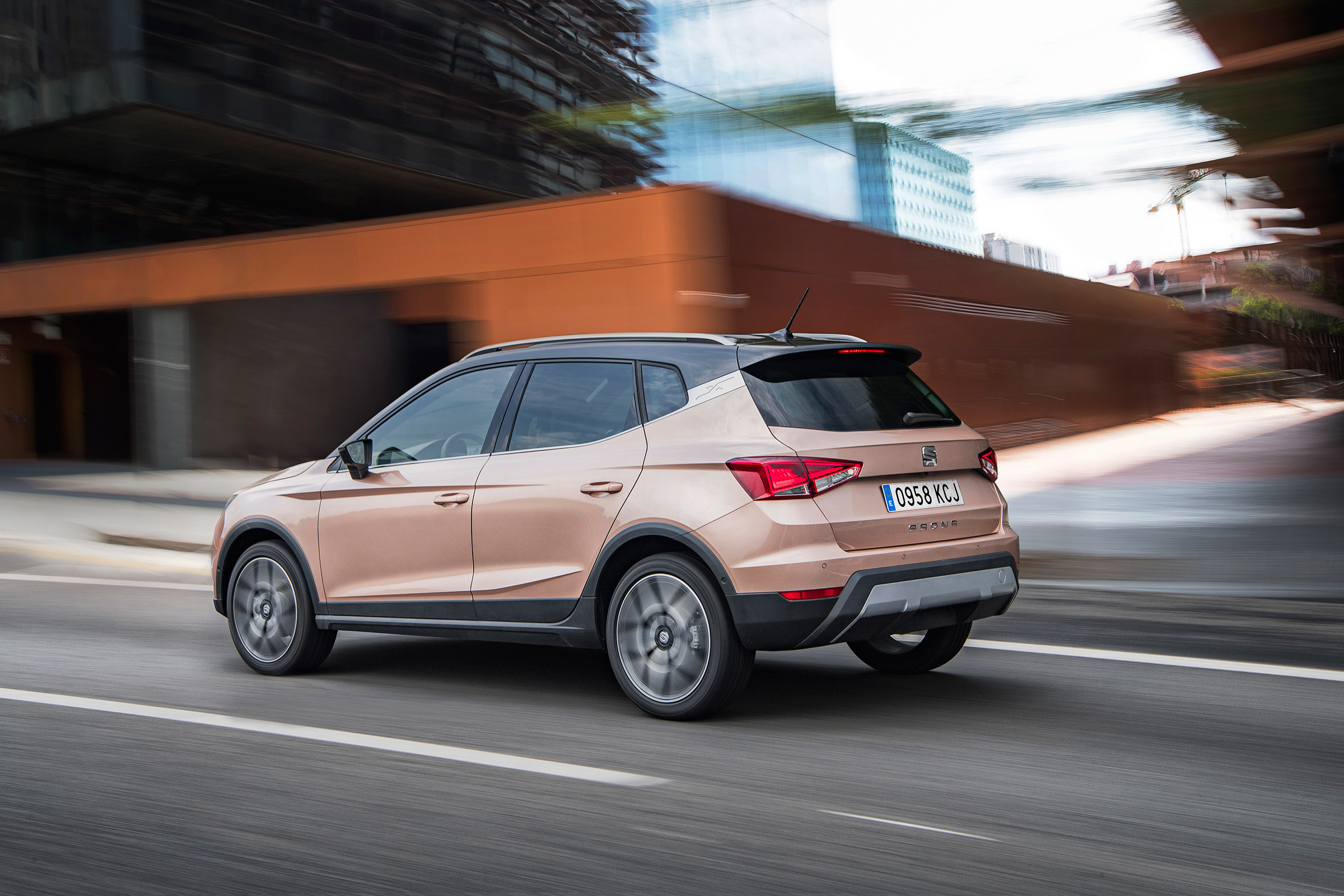 SEAT Arona - rear tracking