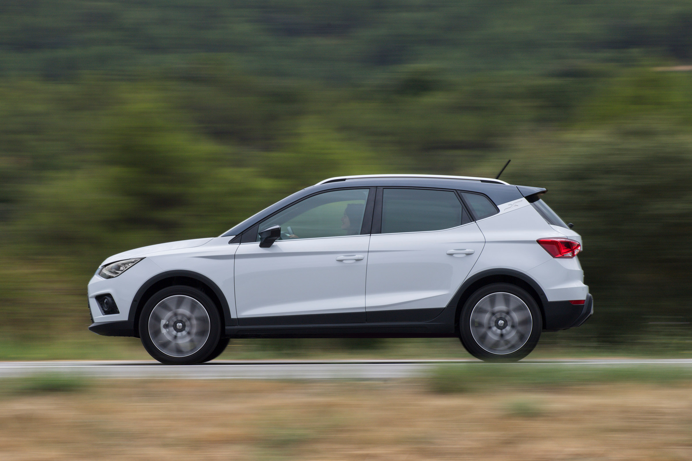 New SEAT Arona 1.6 TDI - side