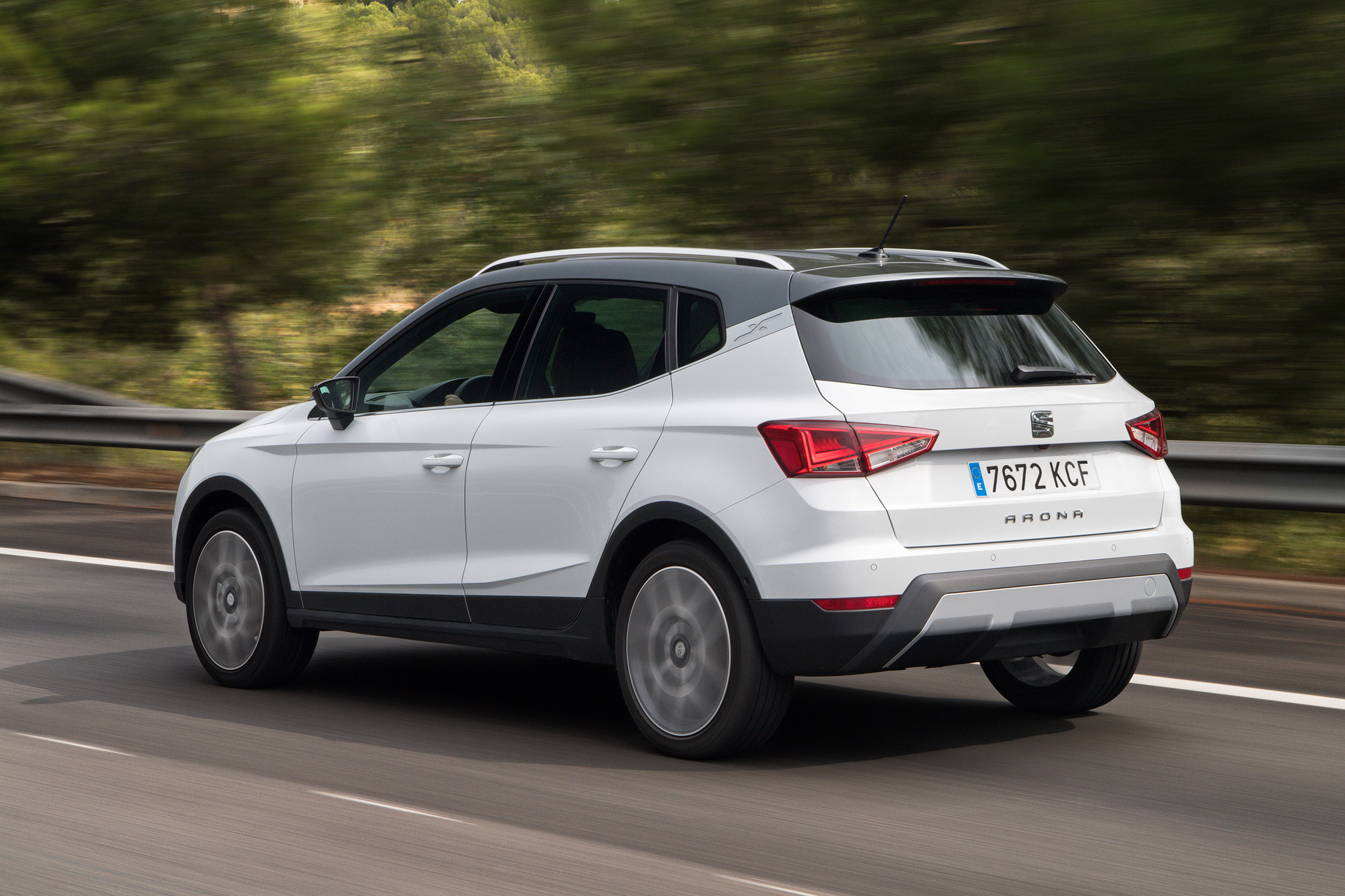 New SEAT Arona 1.6 TDI - rear action