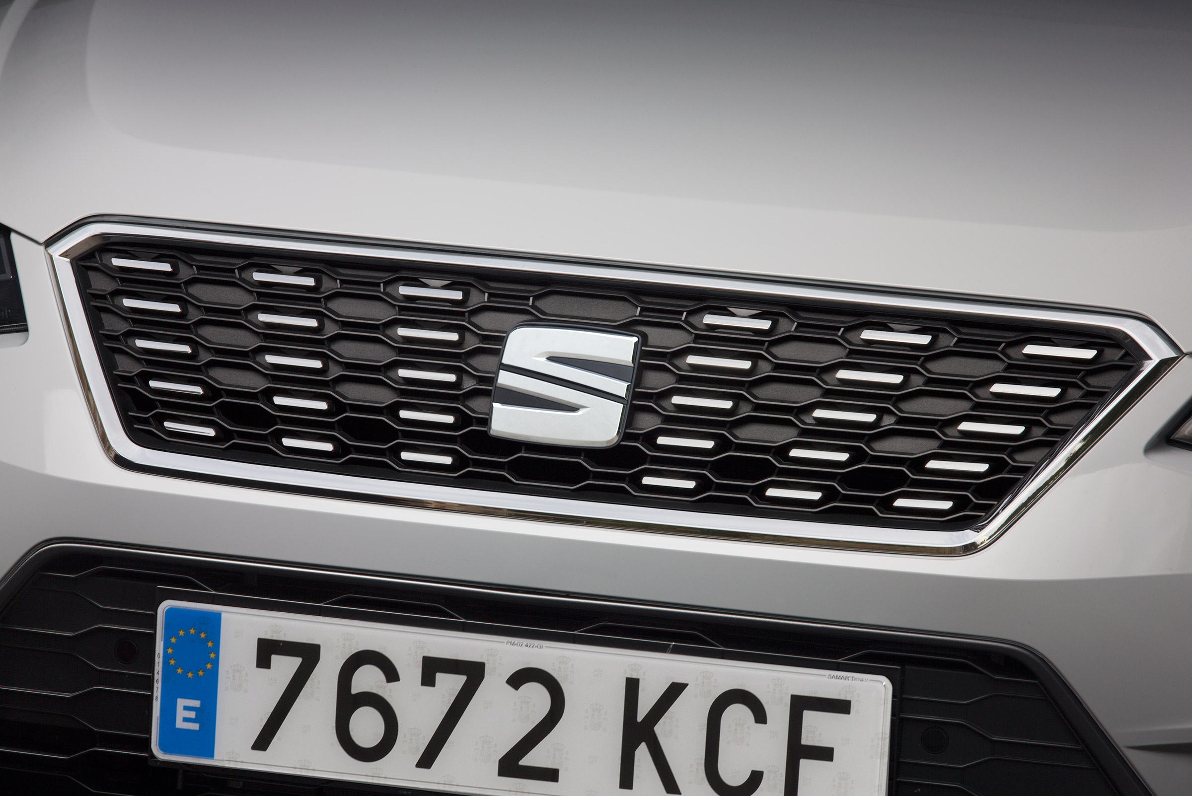 New SEAT Arona 1.6 TDI - grille