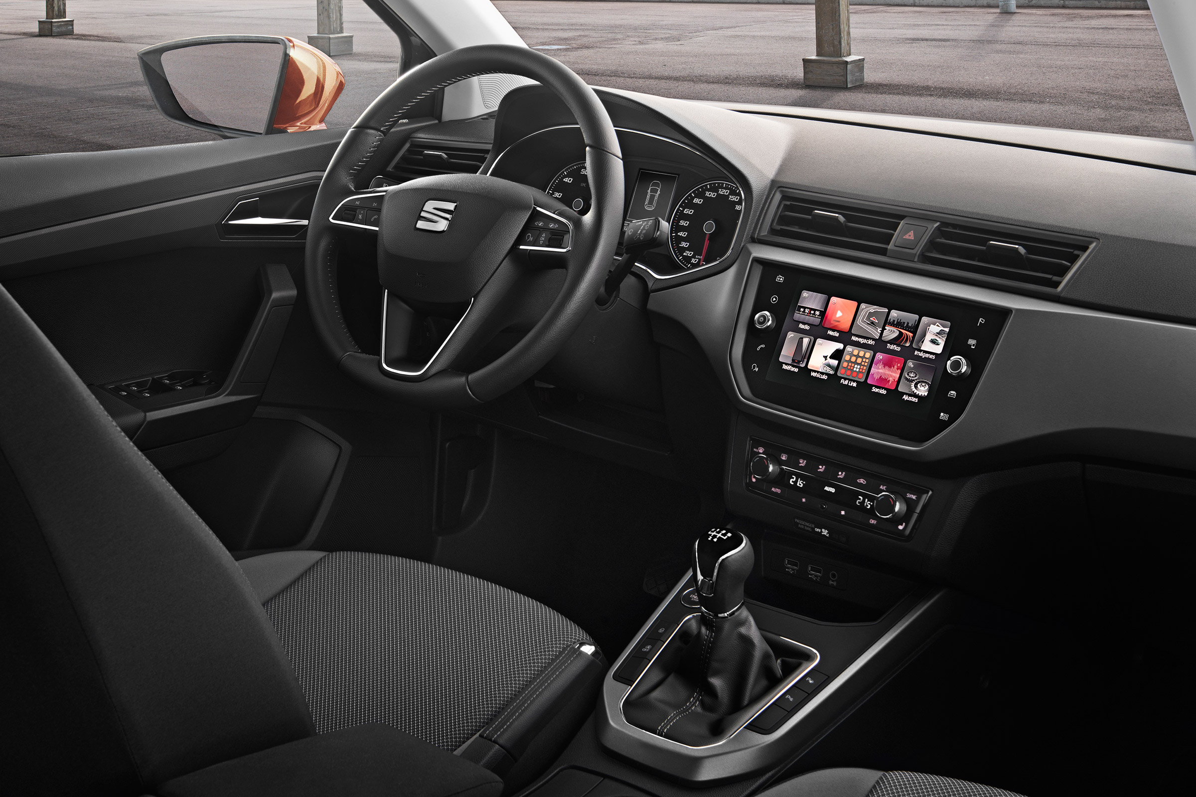 New SEAT Arona 1.6 TDI - dash