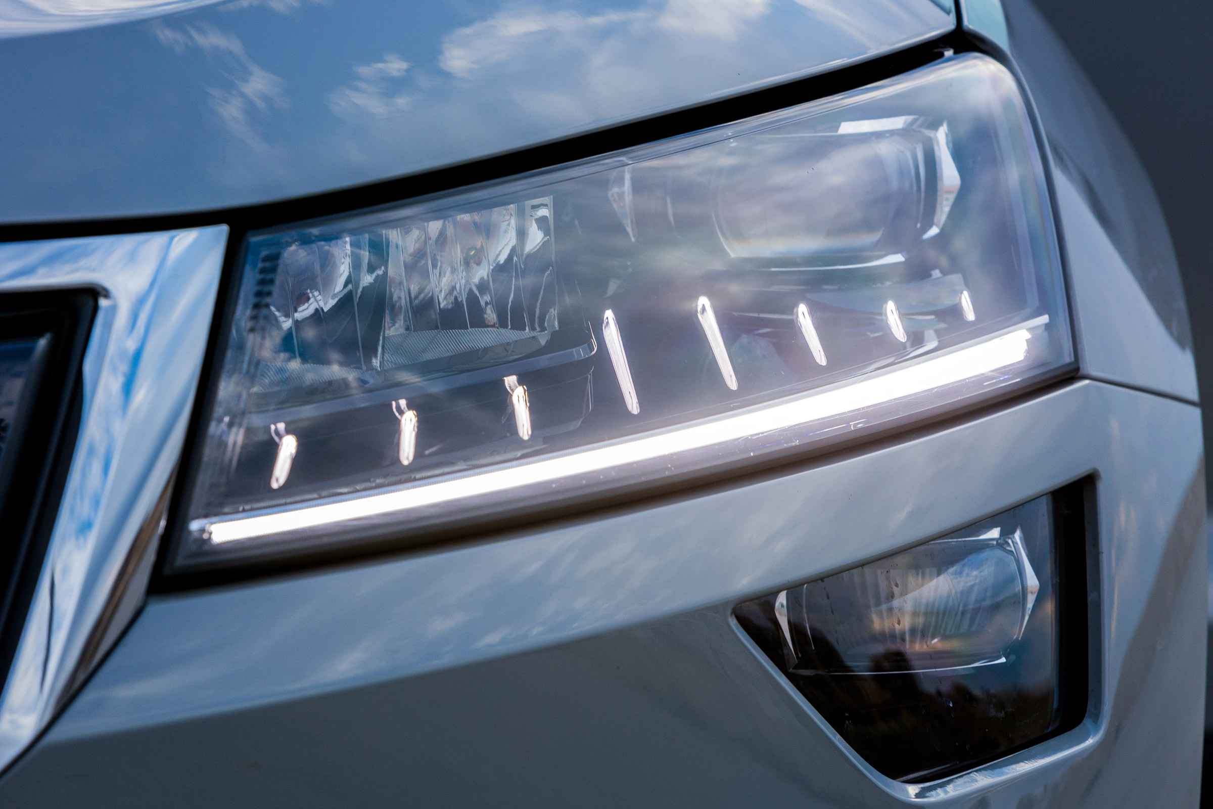 Skoda Karoq - front light