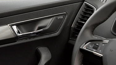 Skoda Karoq - door handle