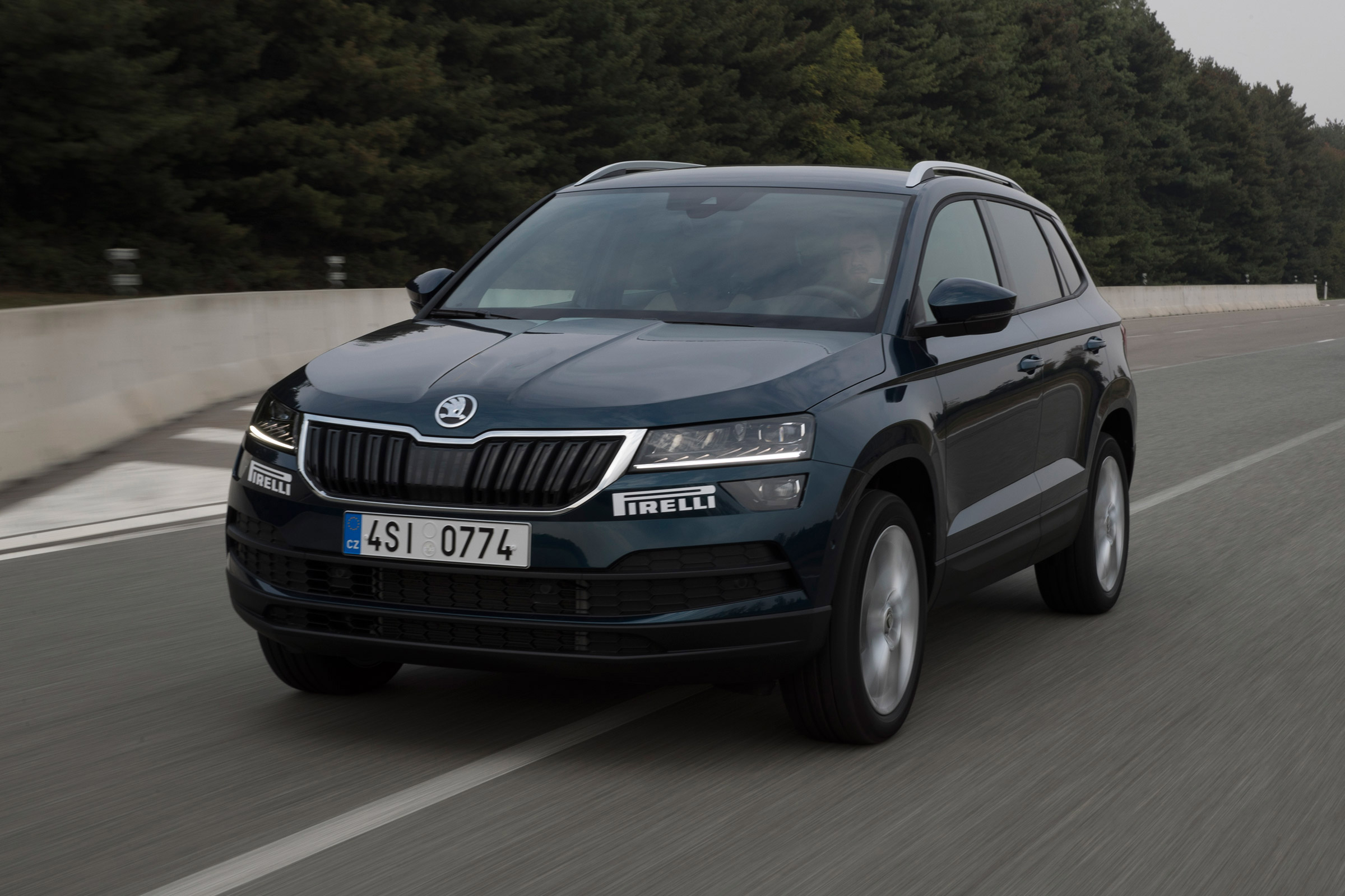 Skoda Karoq - front tracking