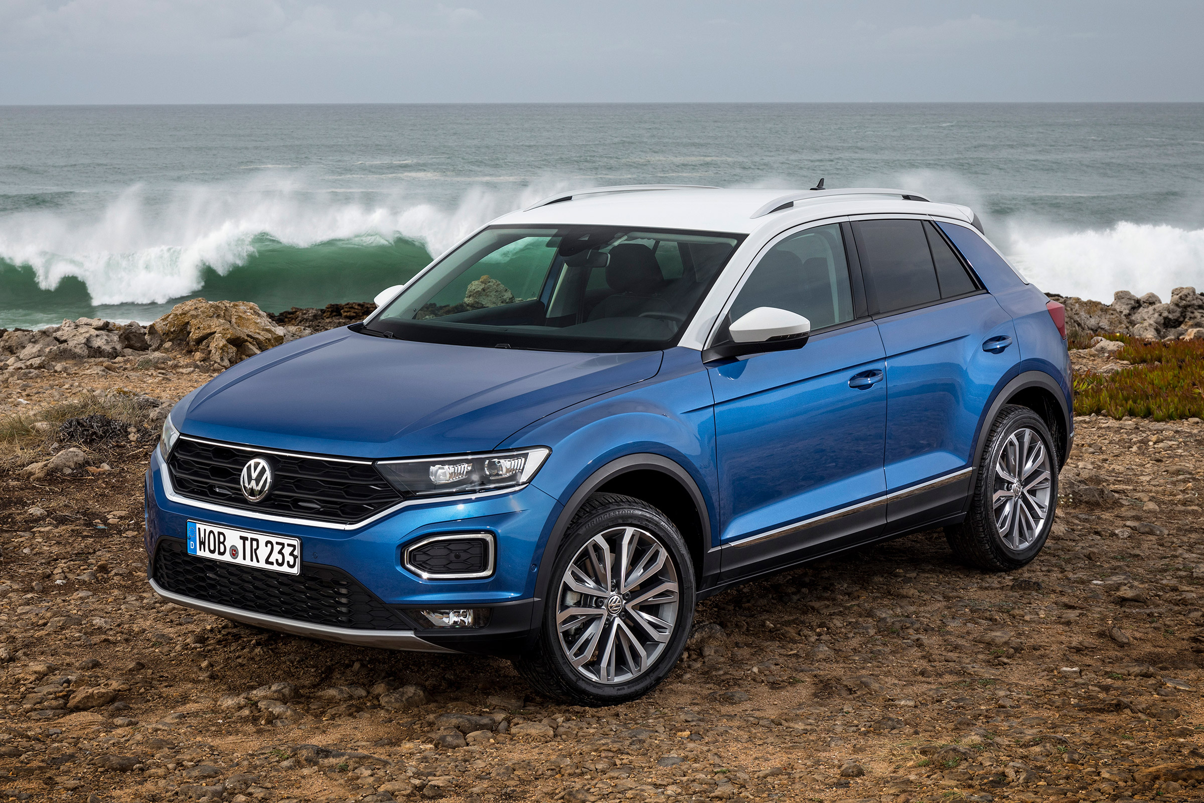 Volkswagen T-Roc - front static