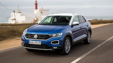 Volkswagen T-Roc - front tracking