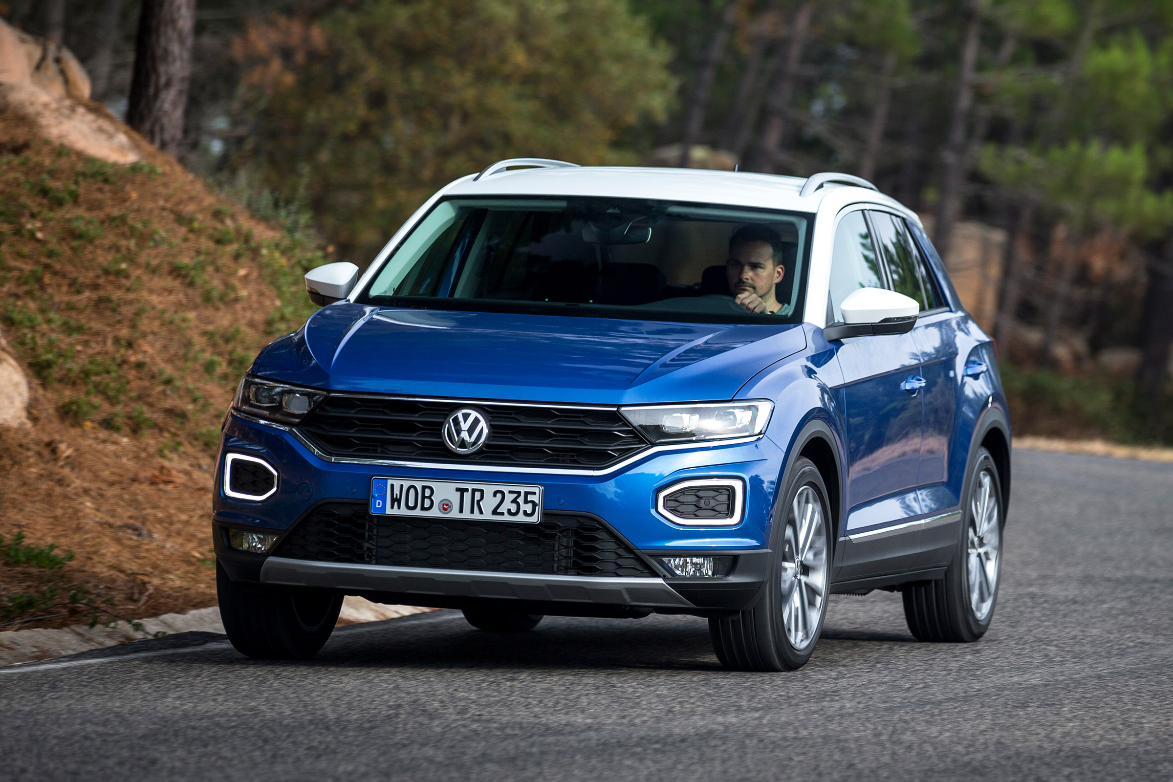 Volkswagen T-Roc - front cornering