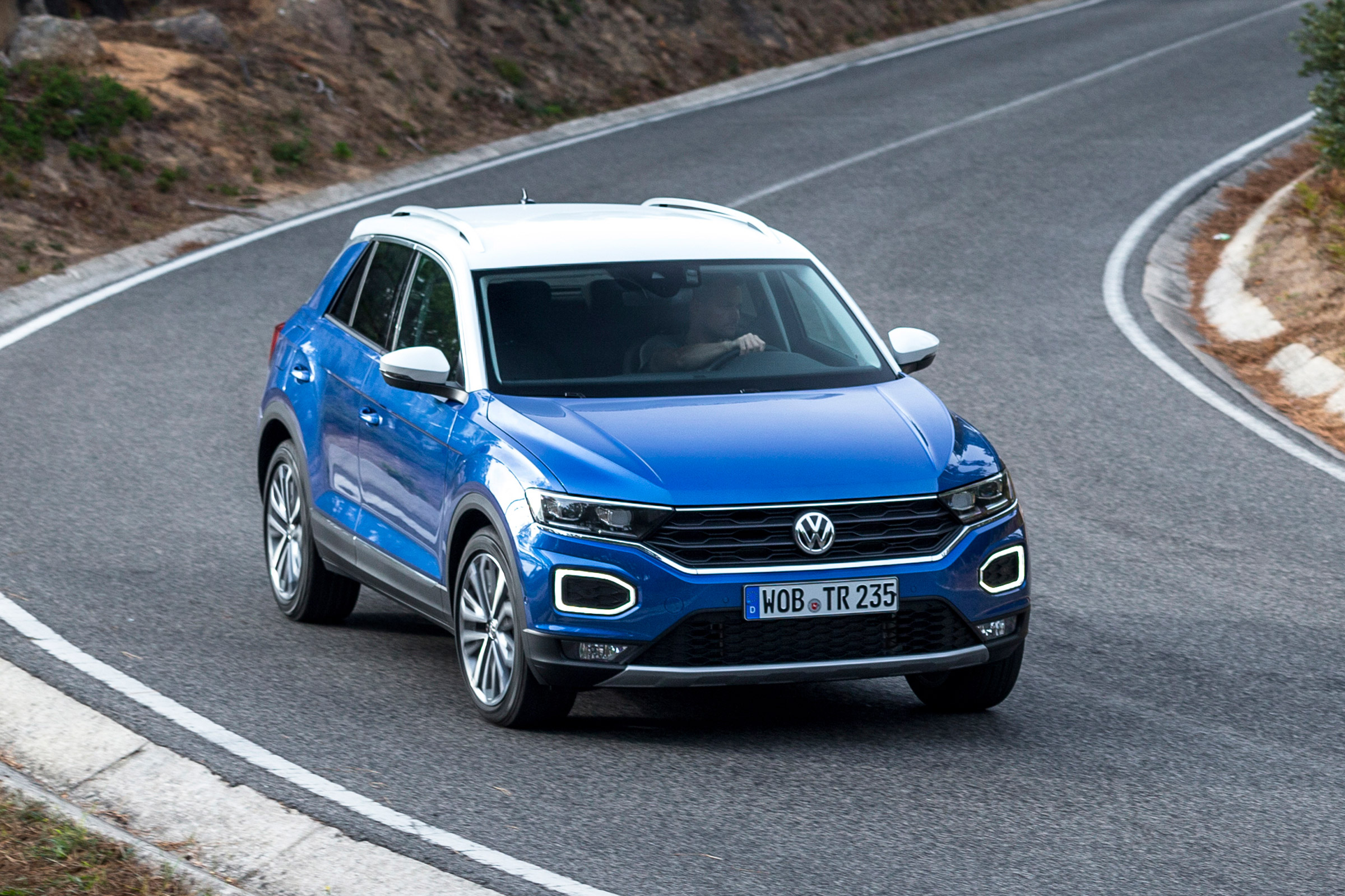 Volkswagen T-Roc - above cornering