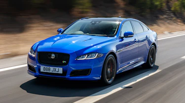 Jaguar XJR 575 - front tracking