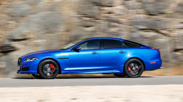 Jaguar XJR 575 - side