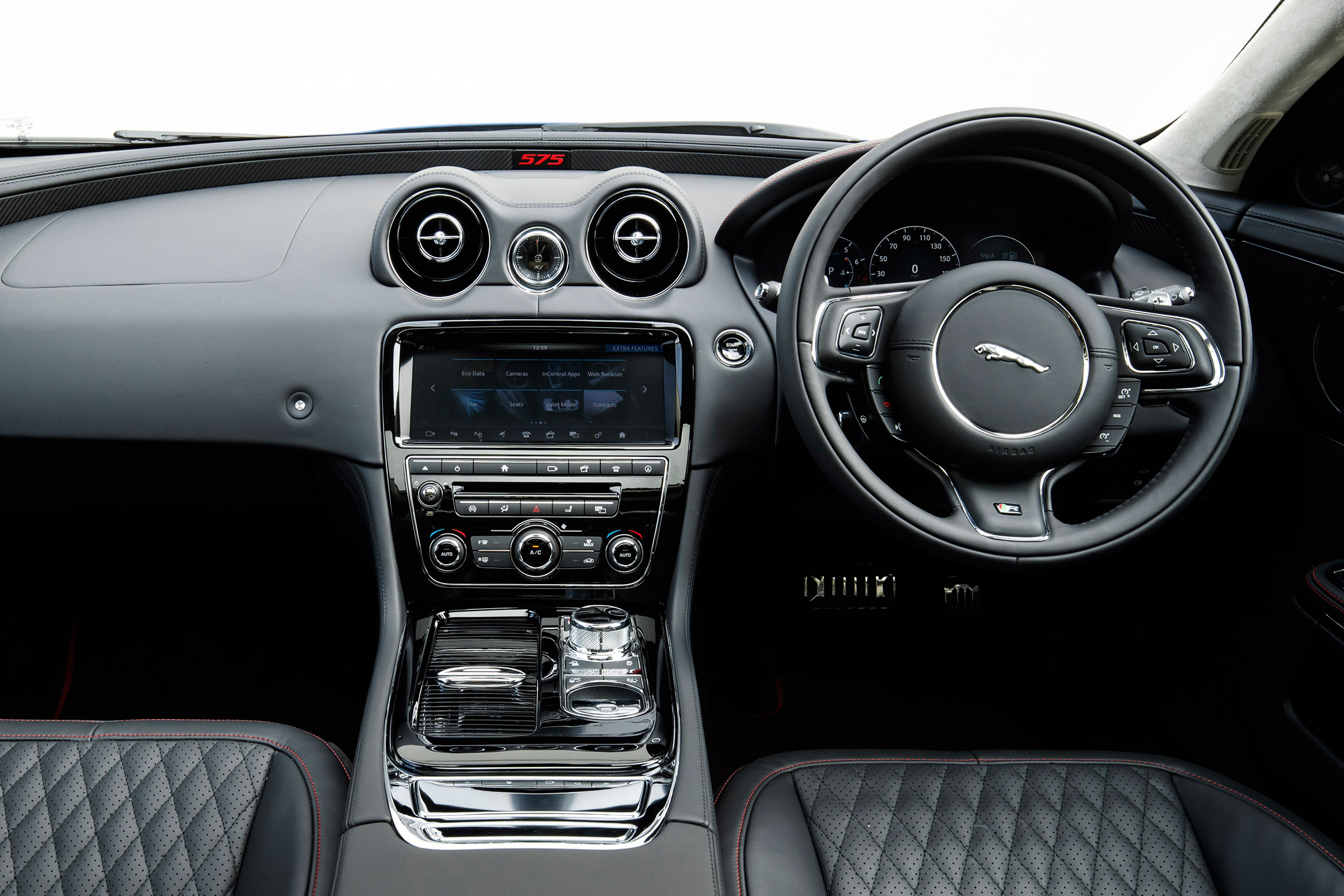 Jaguar XJR 575 - dash