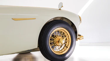 Austin Healey 100-Six - wire wheels