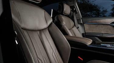 Audi A8 - front seats