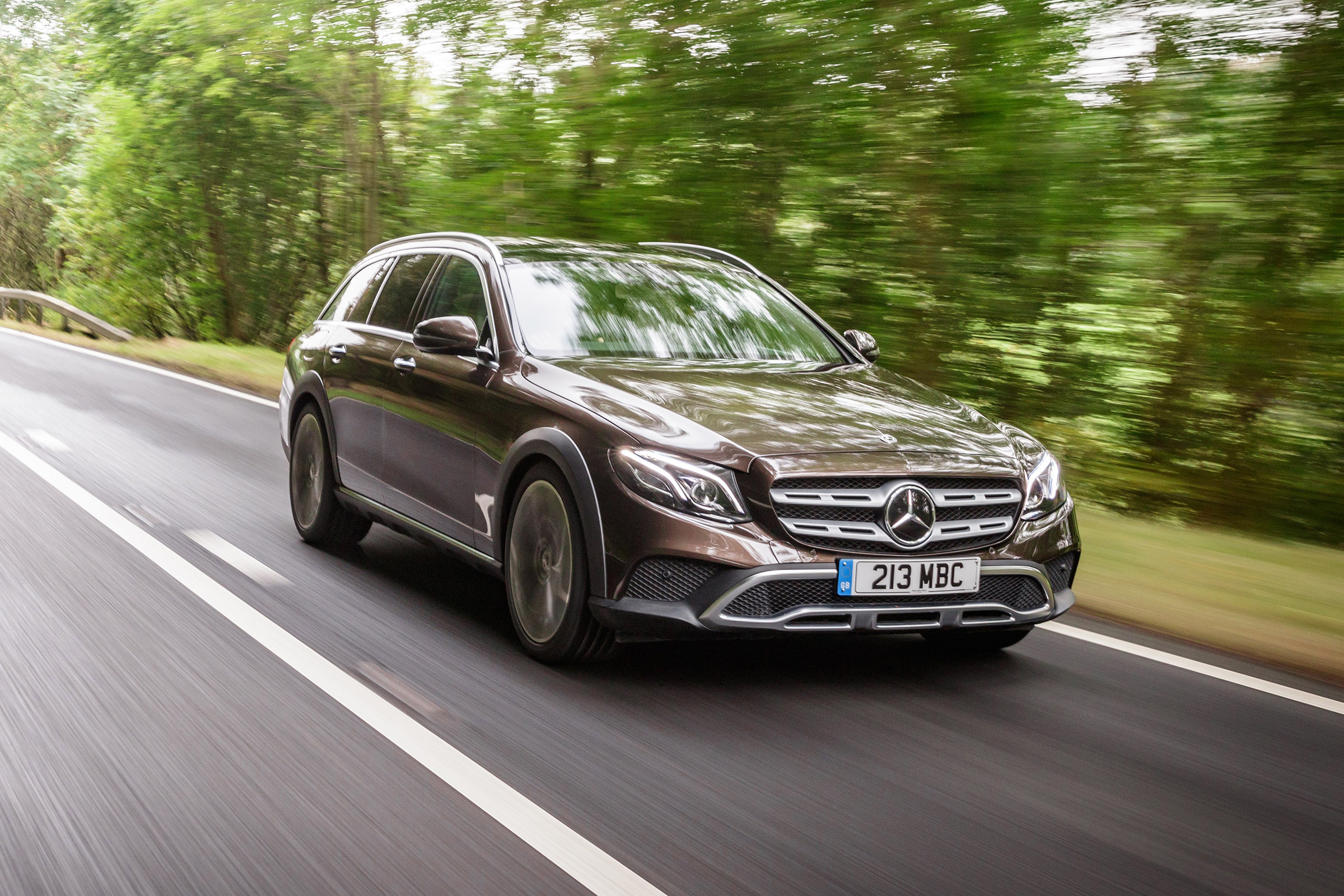 Mercedes E-Class All-Terrain - front tracking