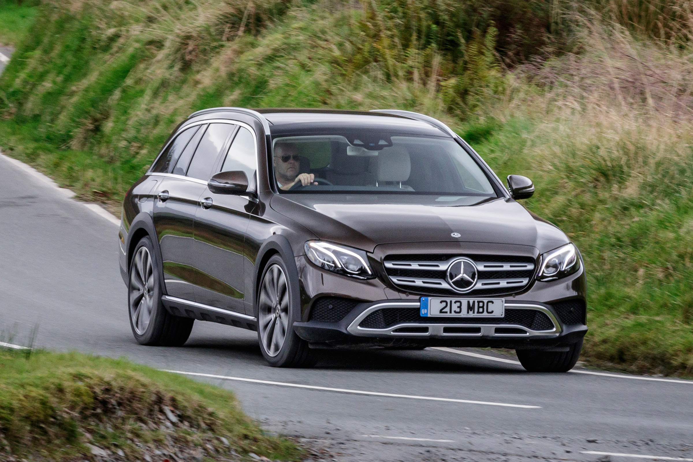 Mercedes E-Class All-Terrain - front cornering