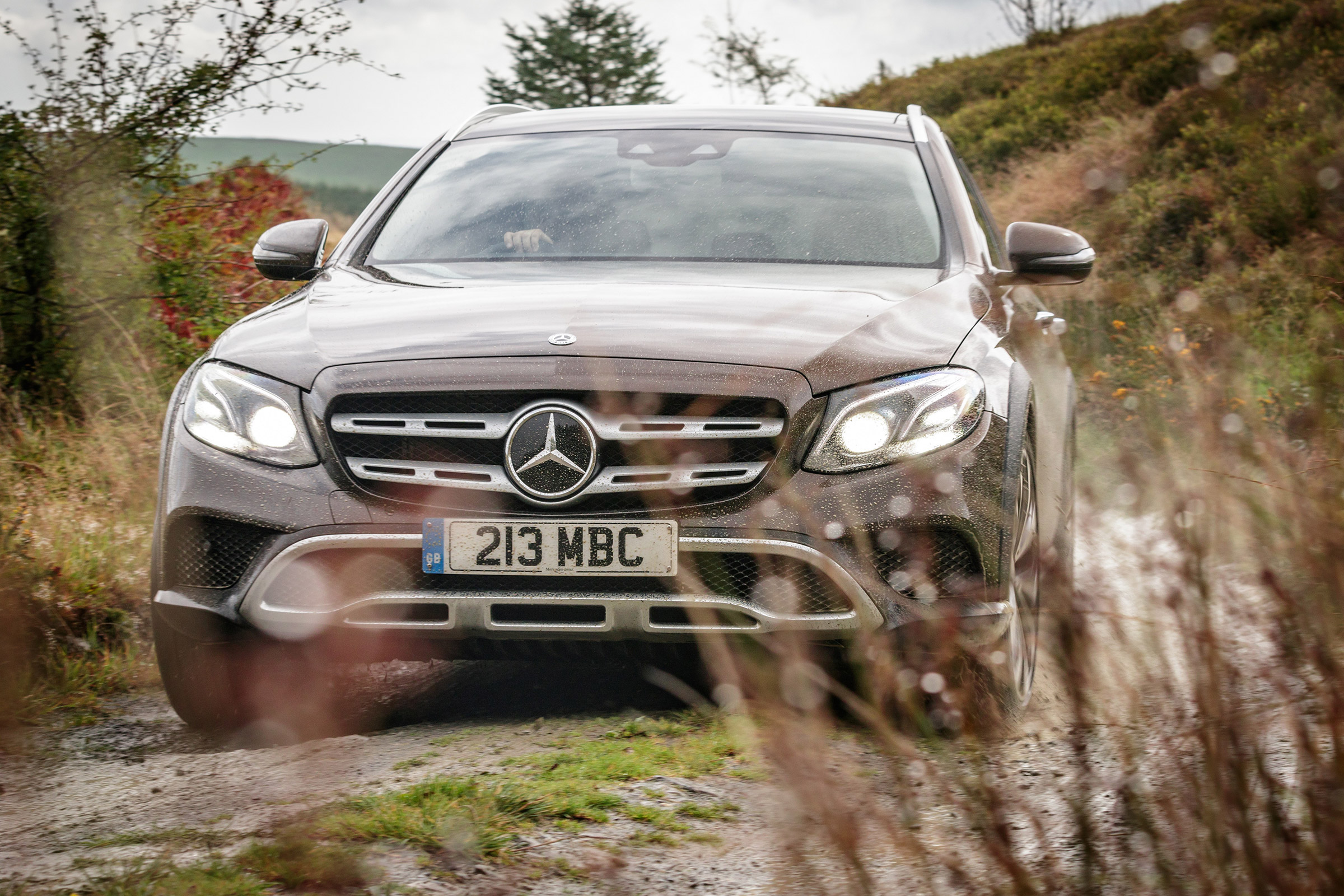 Mercedes E-Class All-Terrain - off-road cornering