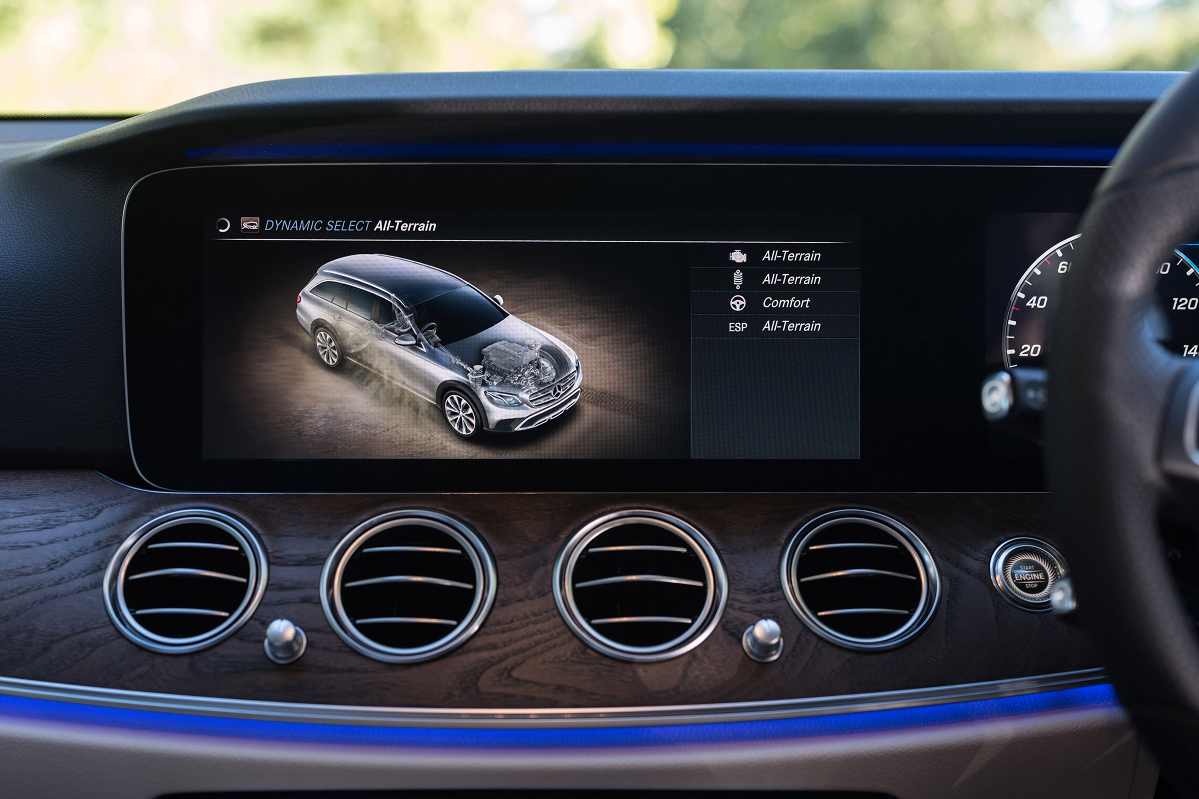 Mercedes E-Class All-Terrain - infotainment