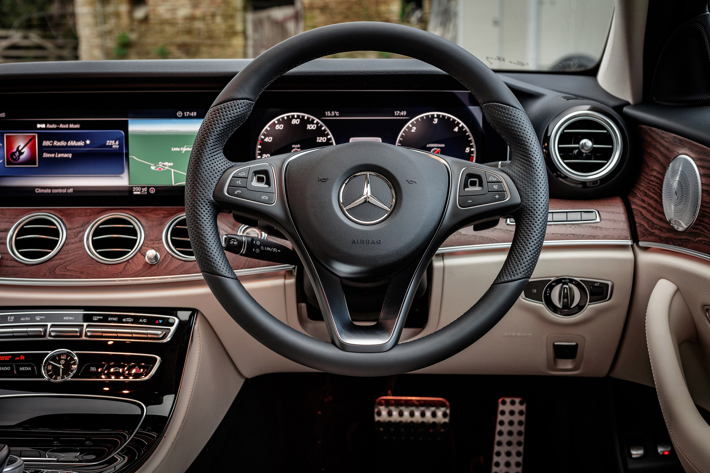 Mercedes E-Class All-Terrain - dash