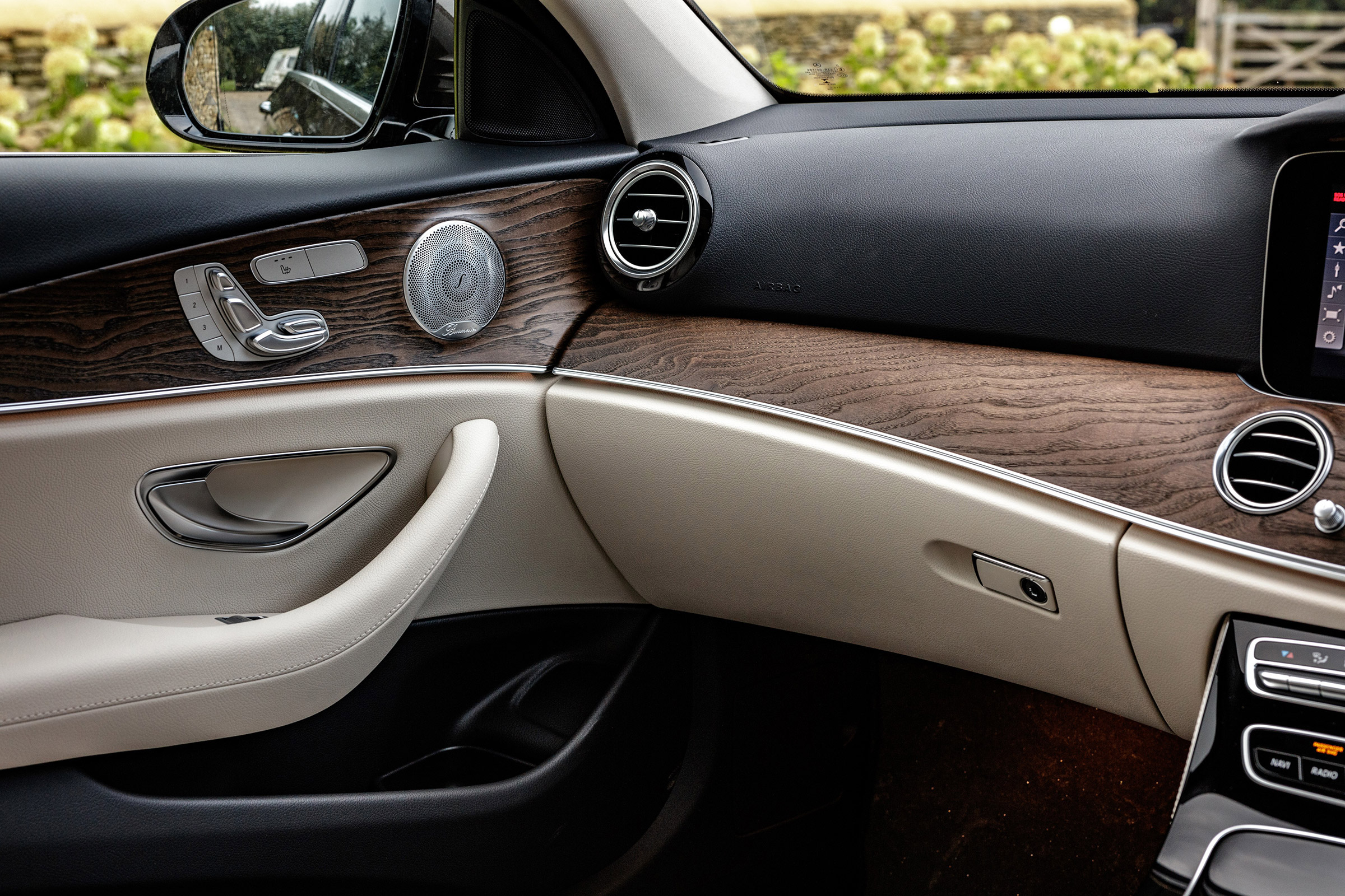 Mercedes E-Class All-Terrain - interior detail