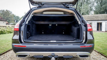 Mercedes E-Class All-Terrain - boot
