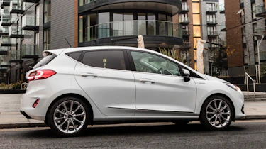 Ford Fiesta Vignale - side profile lights on