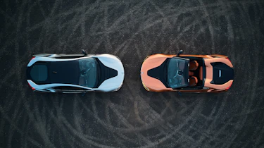 BMW i8 and i8 Roadster - overhead