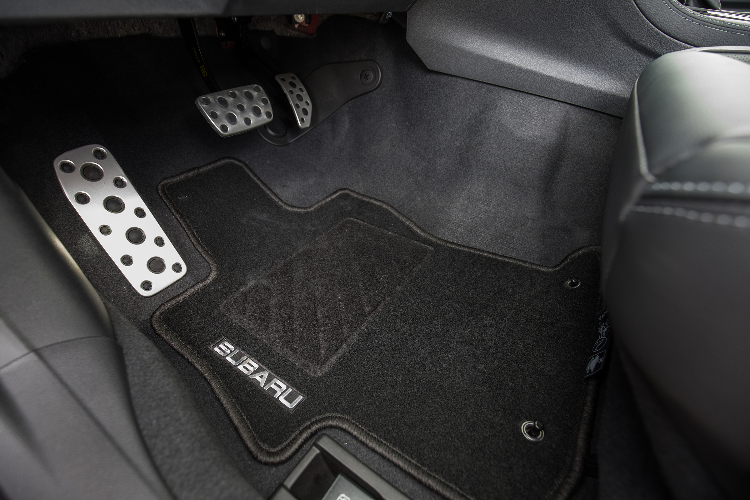 Subaru Impreza 2017 - pedals