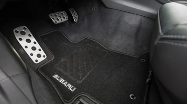 Subaru Impreza 2017 - pedals