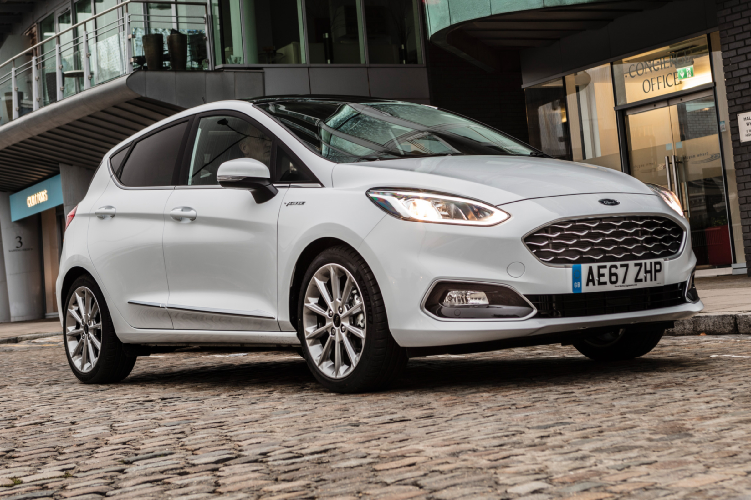 Ford Fiesta Vignale - static cobbled street