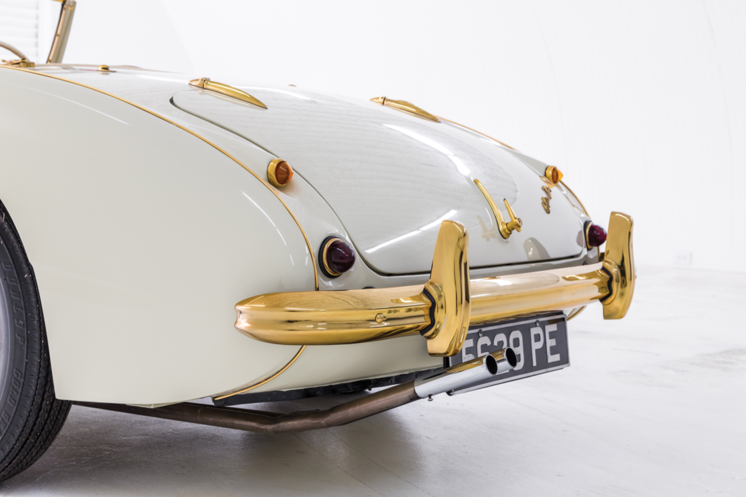 Austin Healey 100-Six - rear quarter