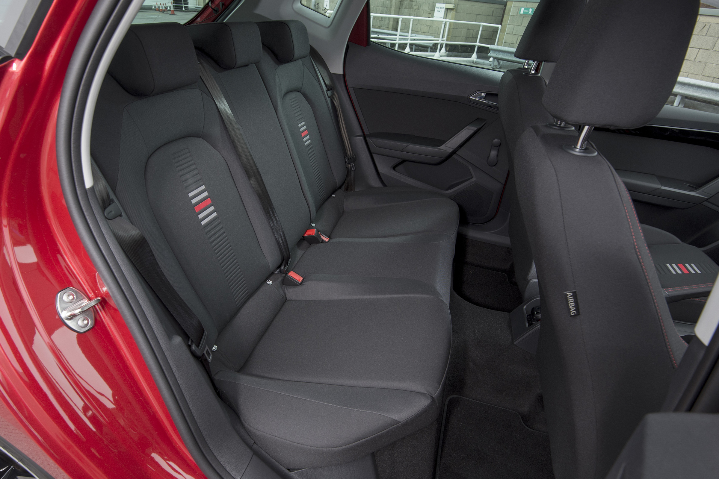 SEAT Ibiza FR 1.5 TSI Evo - back seats
