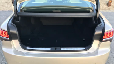 Lexus LS review - boot
