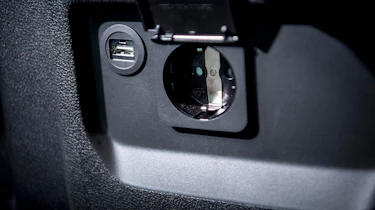 Renault Trafic SpaceClass - plug socket