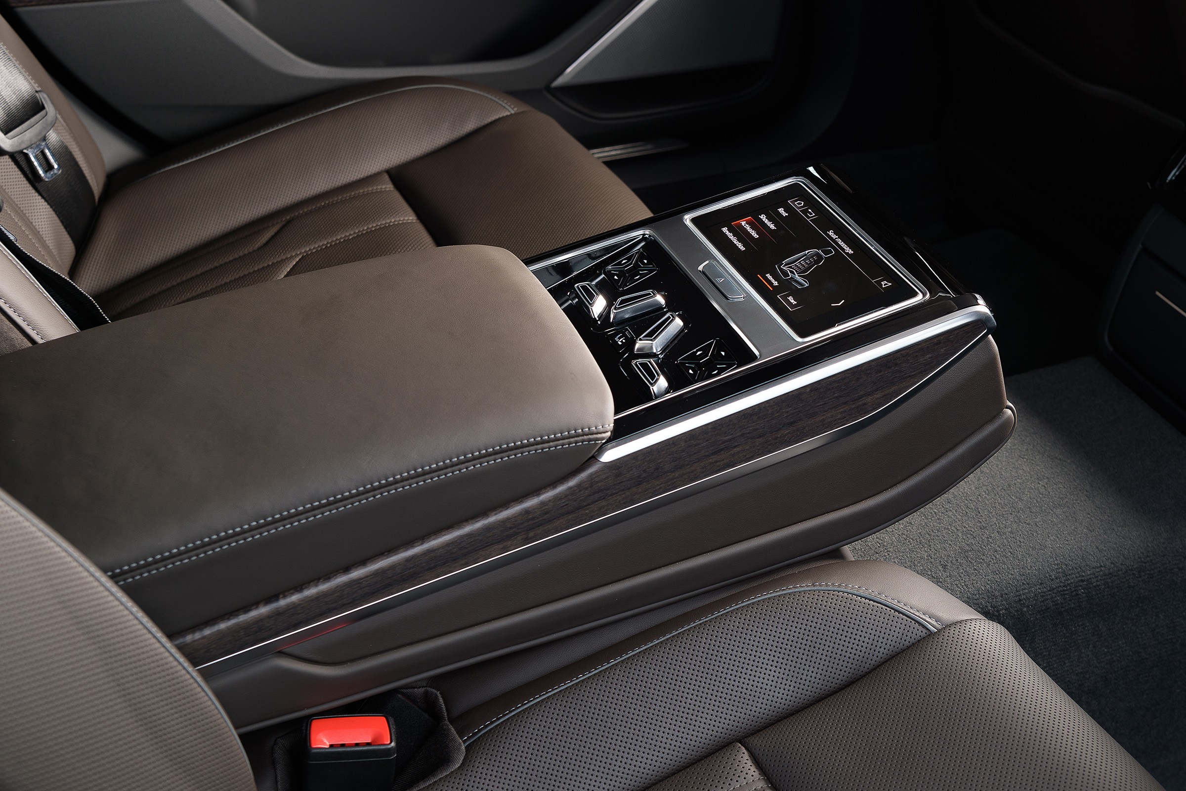 Audi A8 - screen